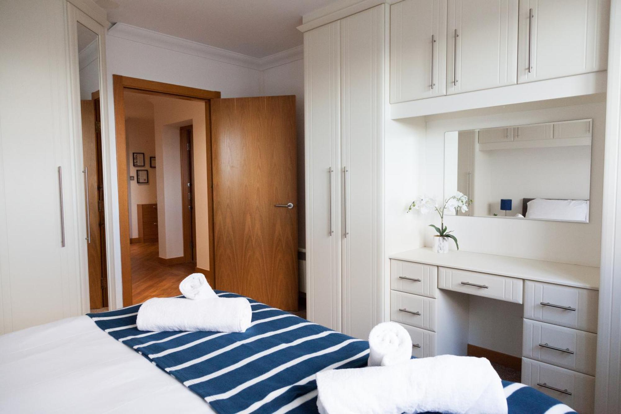 Weekly & Monthly Stays In Penthouse For Contractors Or Leisure Single Or Superking Beds Available Birkenhead Dış mekan fotoğraf